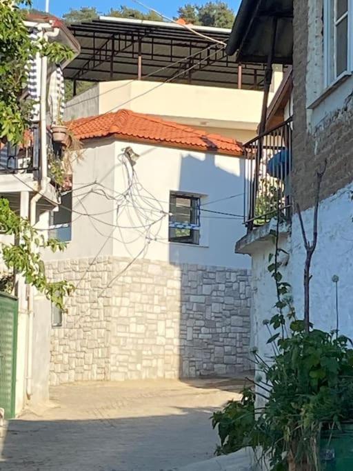 Oezel Havuzlu Kiralik Tas Villa Kusadasi Exterior foto